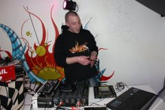 2011-02-18-03